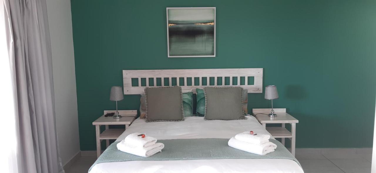 Ocean View Guest House Jeffreys Bay Extérieur photo