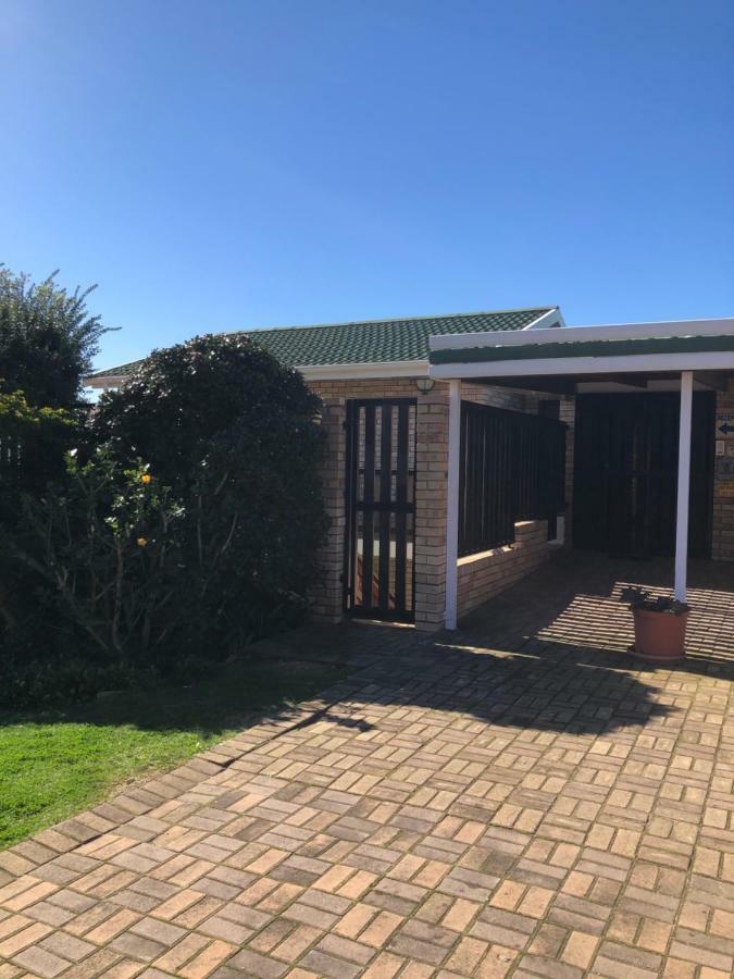 Ocean View Guest House Jeffreys Bay Extérieur photo